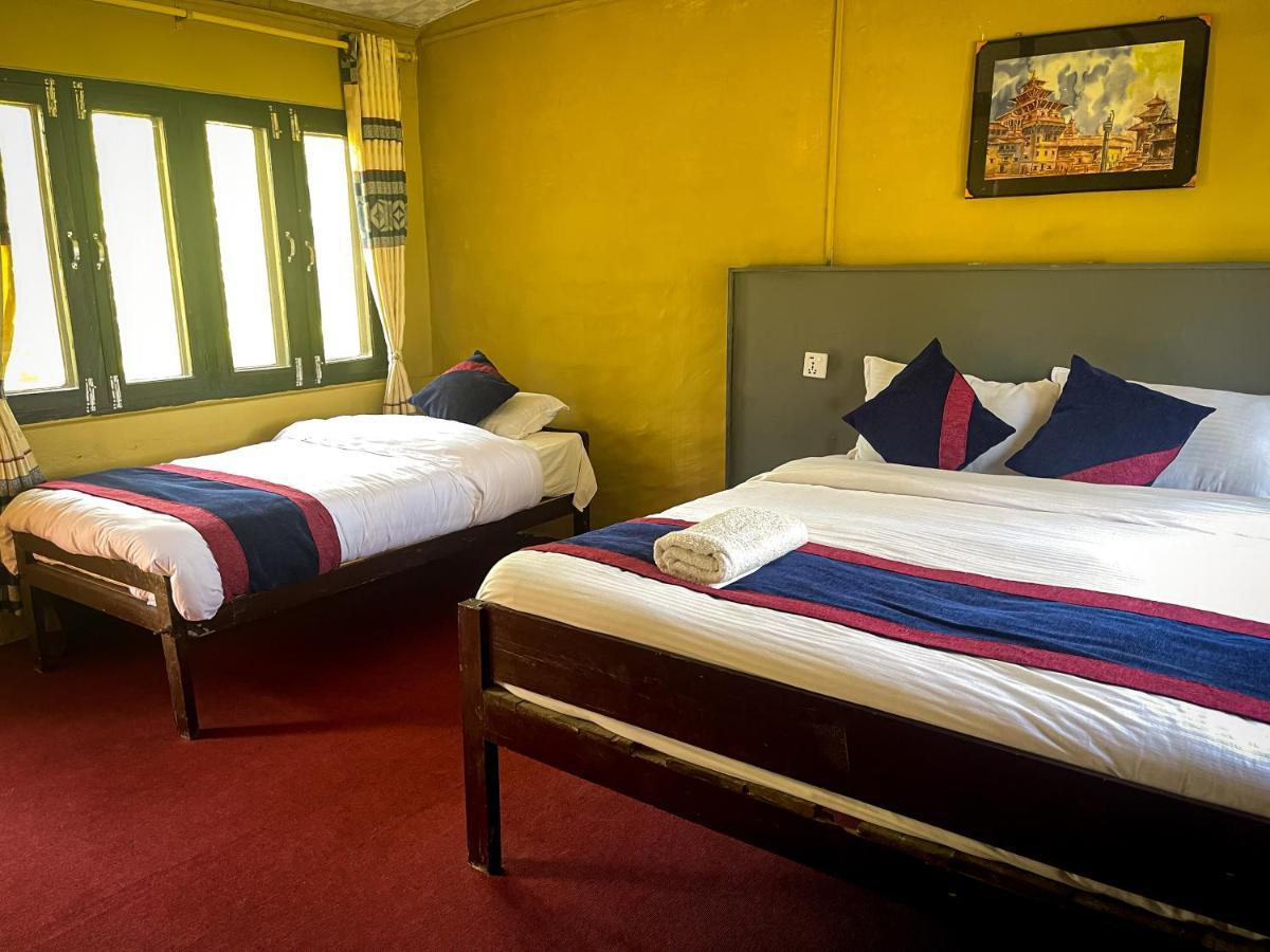 Hotel Tharu Garden And Beer Bar Chitwan Exterior photo