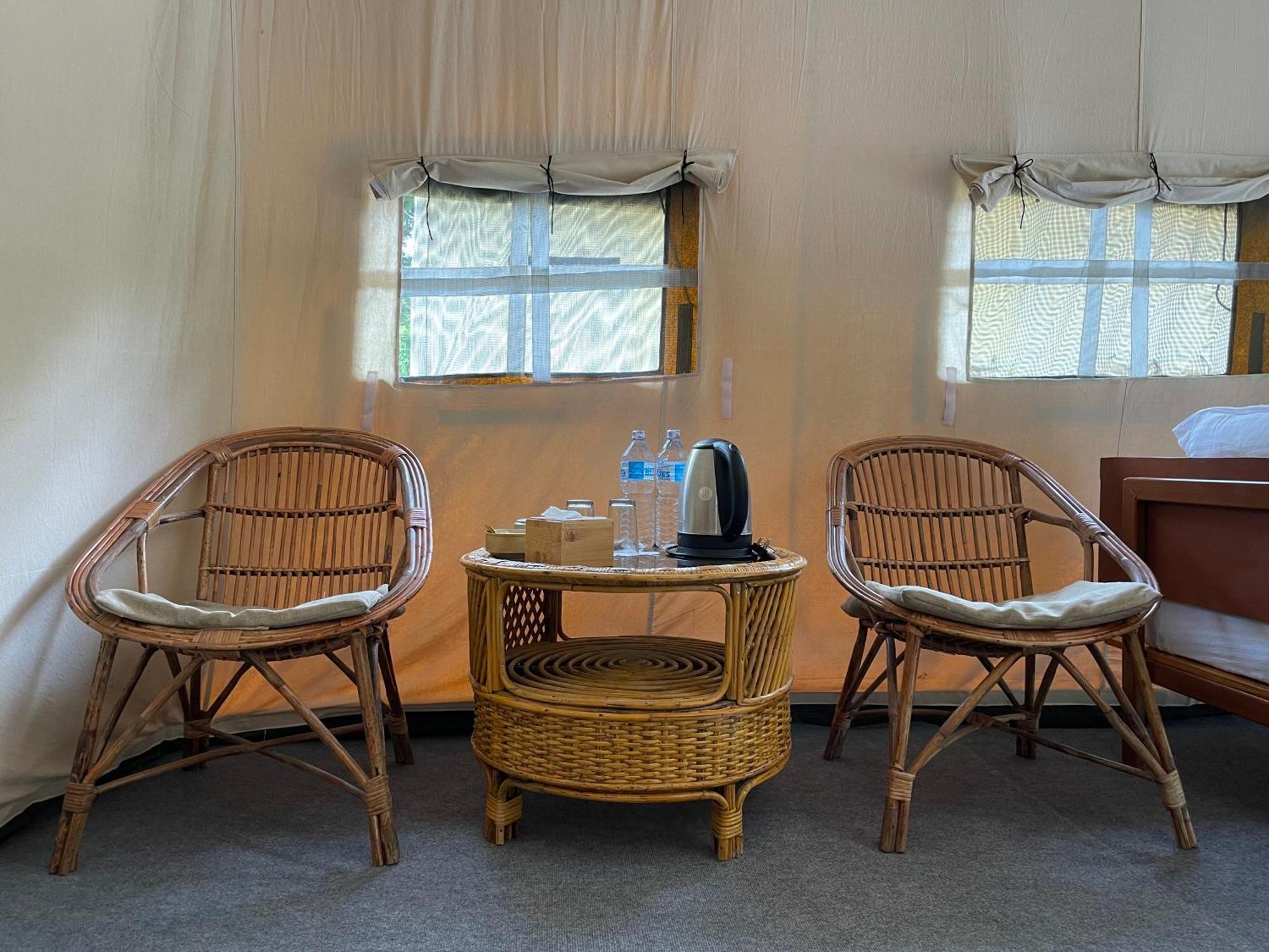 Hotel Tharu Garden And Beer Bar Chitwan Exterior photo